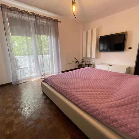Apartament Centru Vechi クラヨーヴァ エクステリア 写真