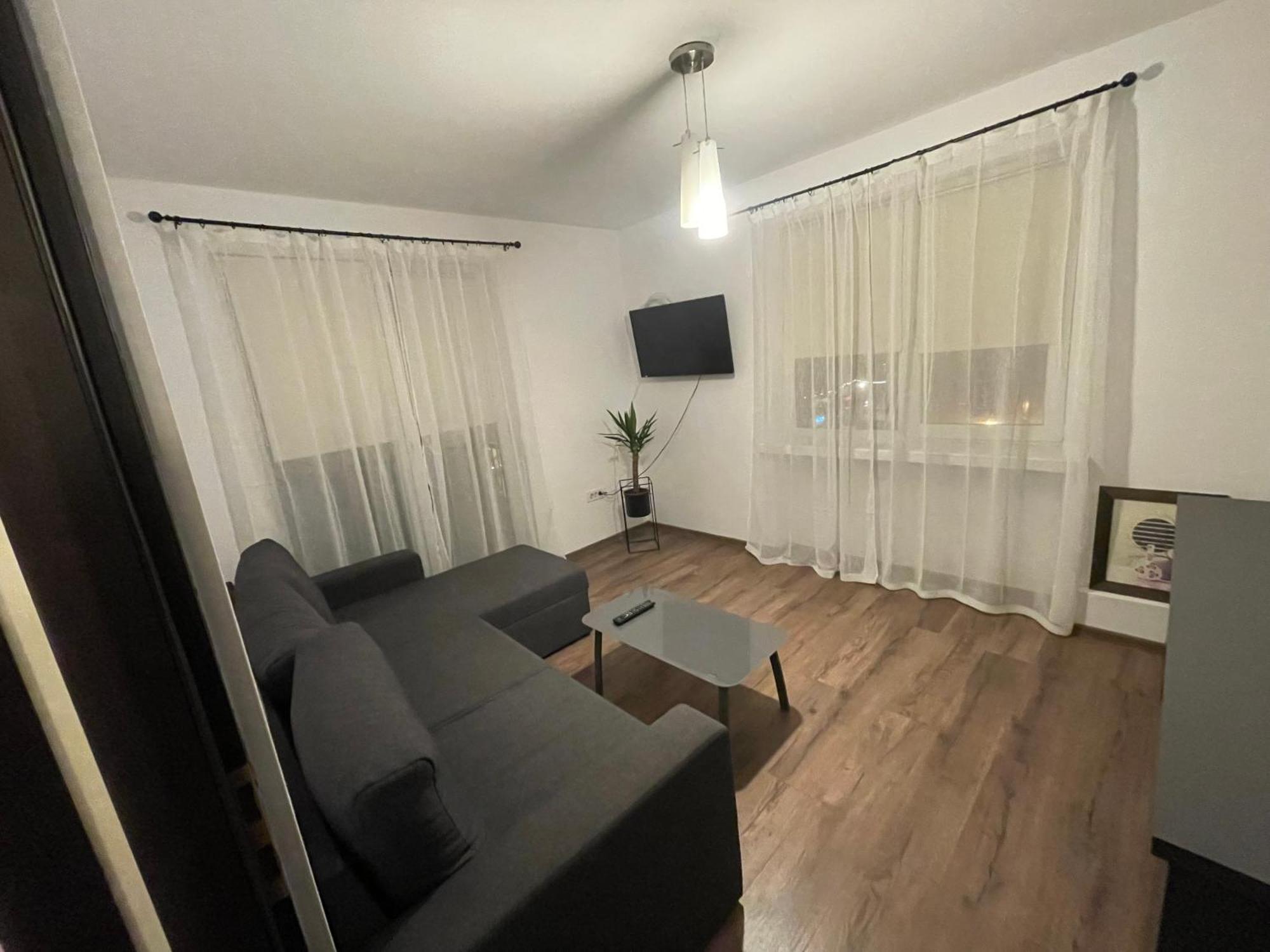 Apartament Centru Vechi クラヨーヴァ エクステリア 写真
