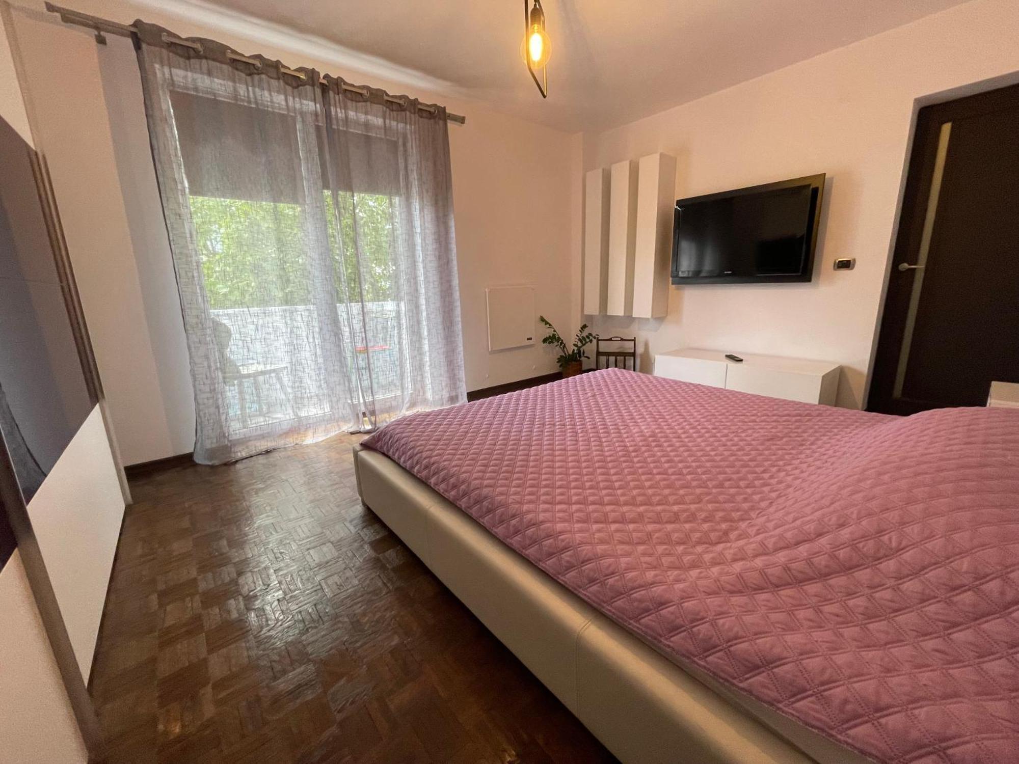Apartament Centru Vechi クラヨーヴァ エクステリア 写真